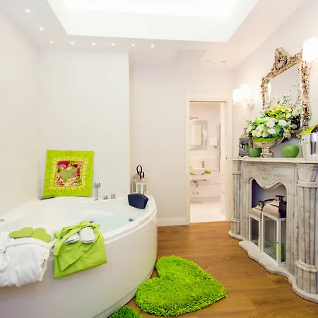 Domus Spagna Capo Le Luxury Apartment