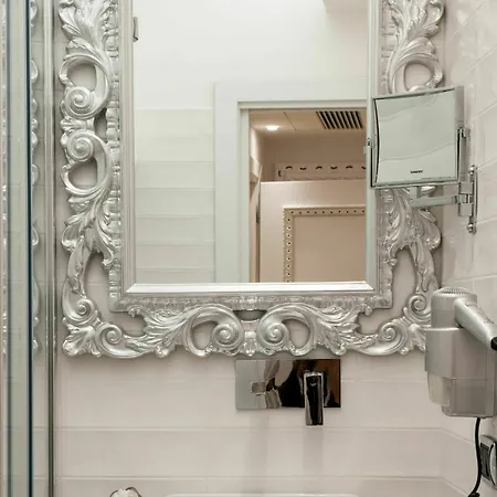 Domus Spagna Capo Le Luxury Apartment