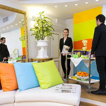 Domus Spagna Capo Le Luxury Apartment *