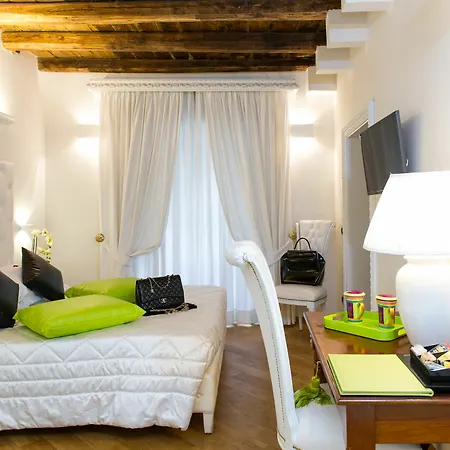 Domus Spagna Capo Le Luxury Apartment Rome